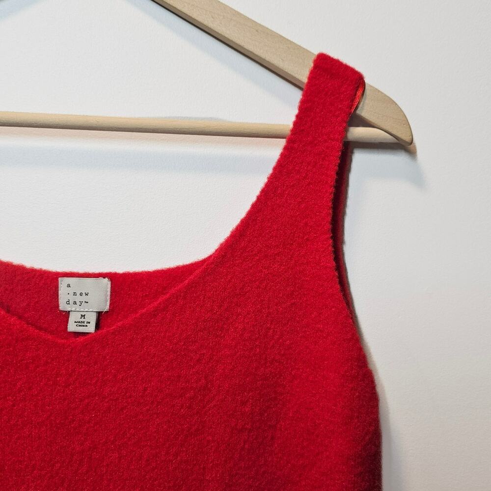 A New Day Red‎ Soft V-neck Sleeveless Sweater Tank Top Size Medium - Picture 3 of 9